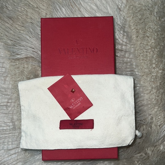 Valentino Garavani Women’s Summer Rockstud PVC Thong Sandal - Picture 7 of 7